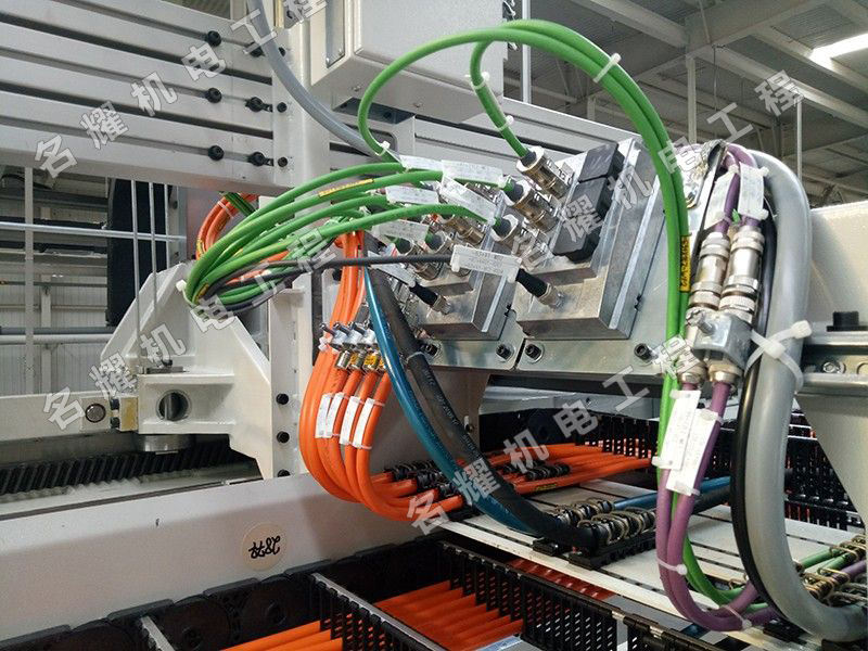 菏澤市名耀機(jī)電工程有限公司工程案例利勃海爾中國(guó)重汽加工中心