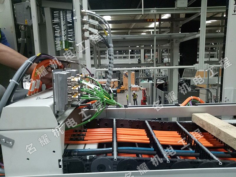 利勃海爾中國(guó)重汽加工中心